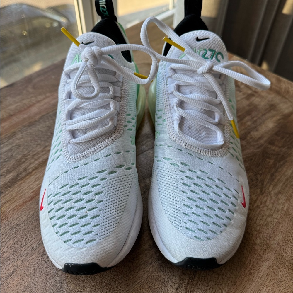 NIKE Women’s Air Max 270 Size 7 White Mint Foam - Picture 2 of 10